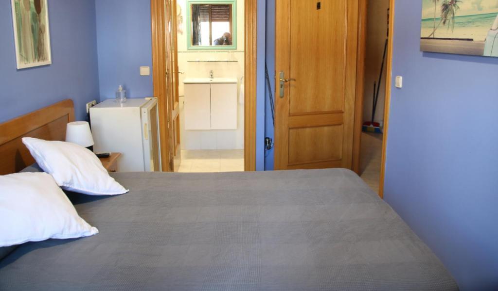Hostal Burgales Milagro Esterno foto