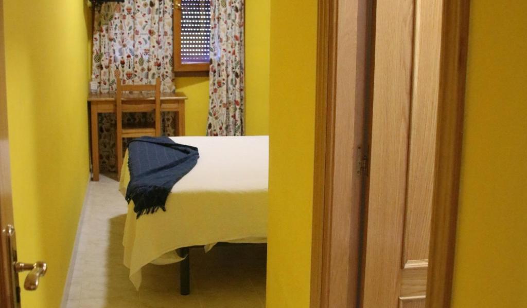 Hostal Burgales Milagro Esterno foto