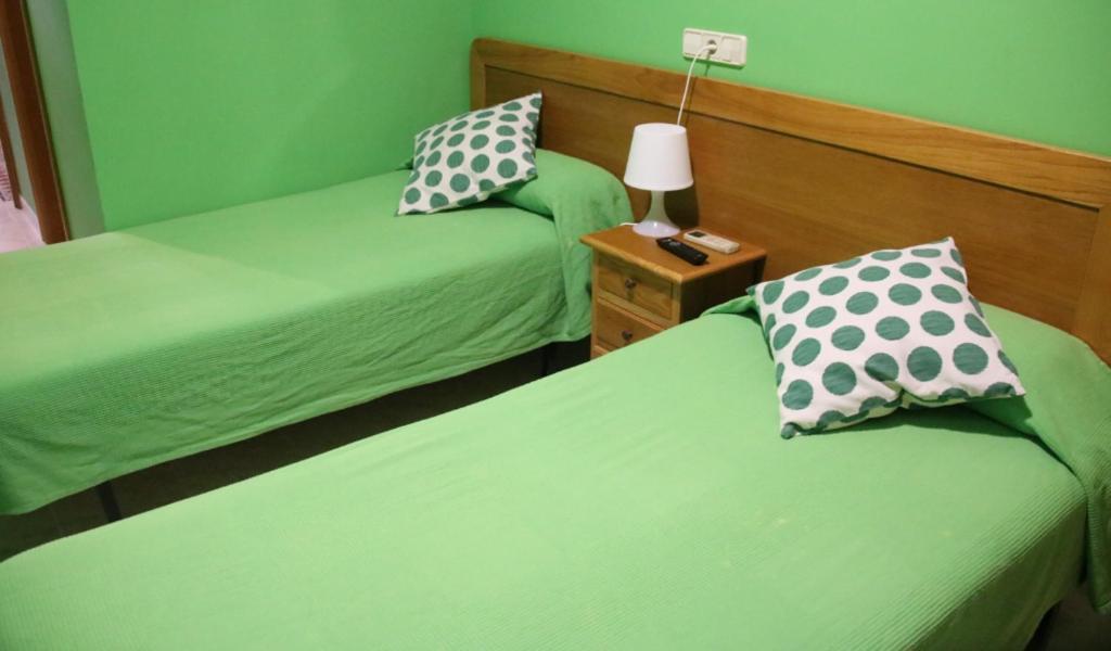 Hostal Burgales Milagro Esterno foto