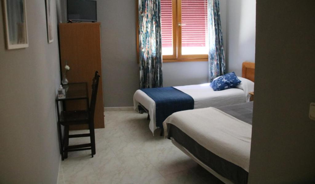 Hostal Burgales Milagro Esterno foto