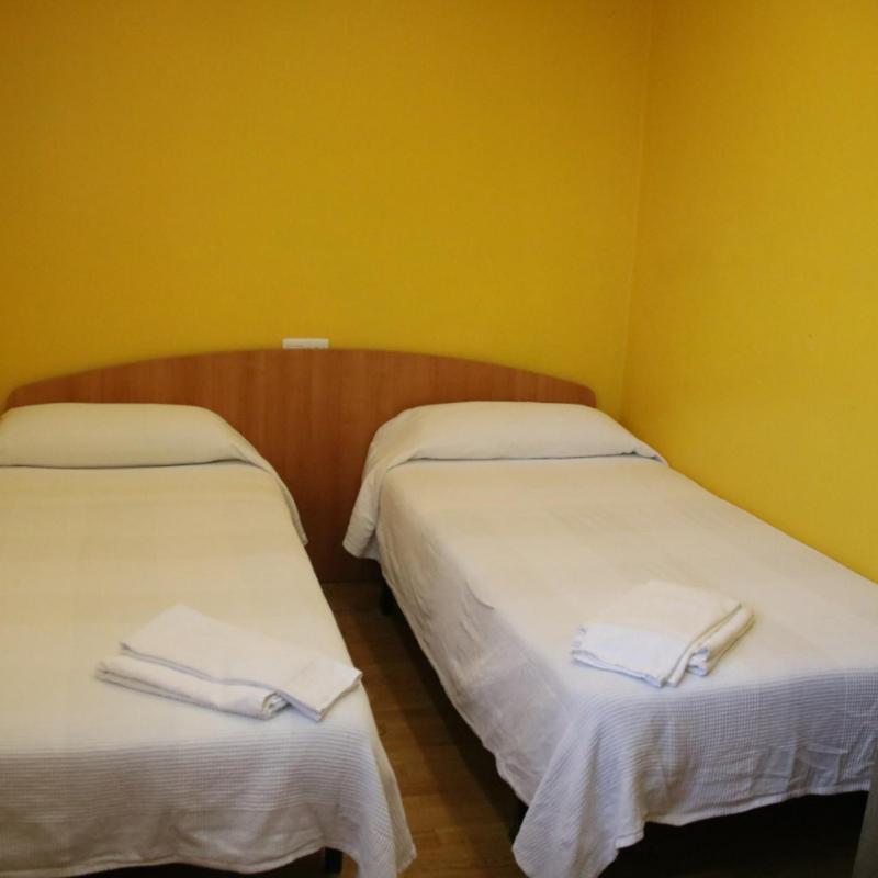 Hostal Burgales Milagro Esterno foto